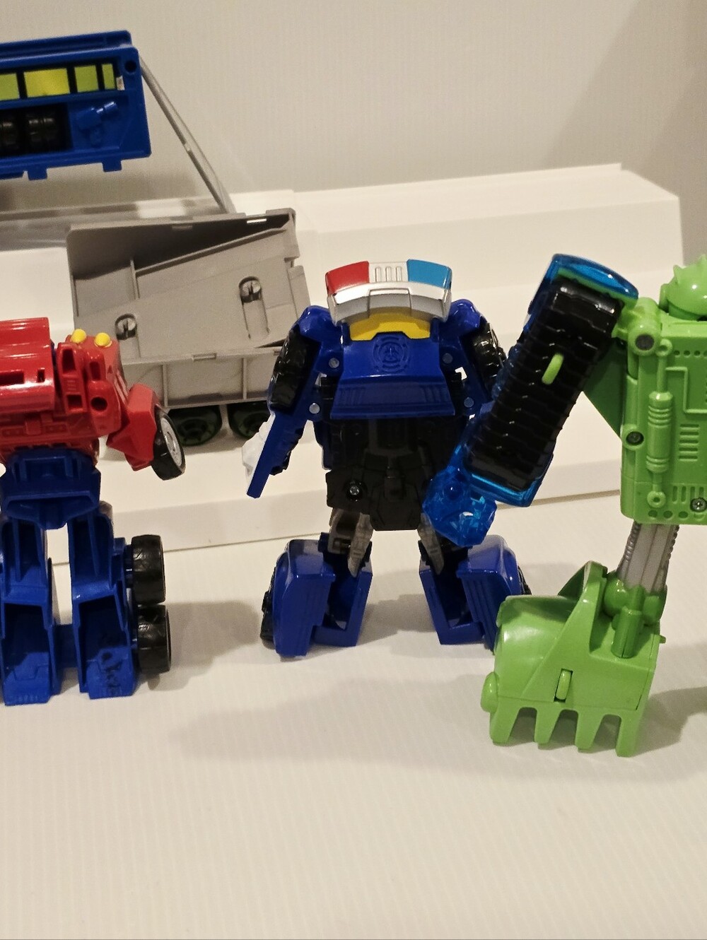 Transformers Rescue Bots Optimus Prime Racing Trailer and Figure Set - Picture 9 of 15